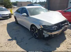 1HGCV1F30JA130573 2018 HONDA ACCORD