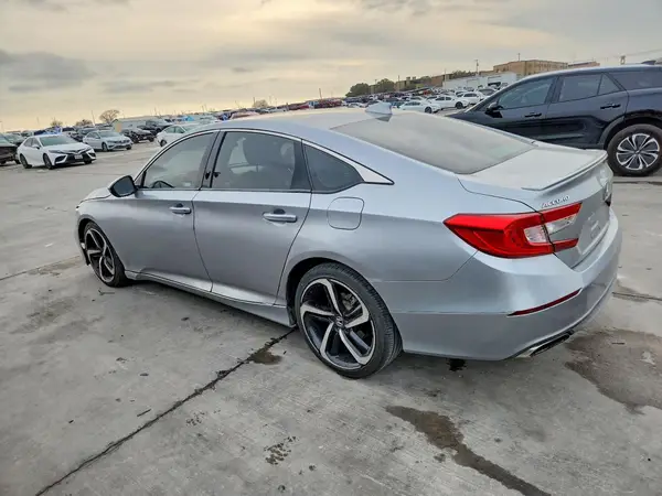 1HGCV1F30JA131528 2018 HONDA ACCORD - Image 2