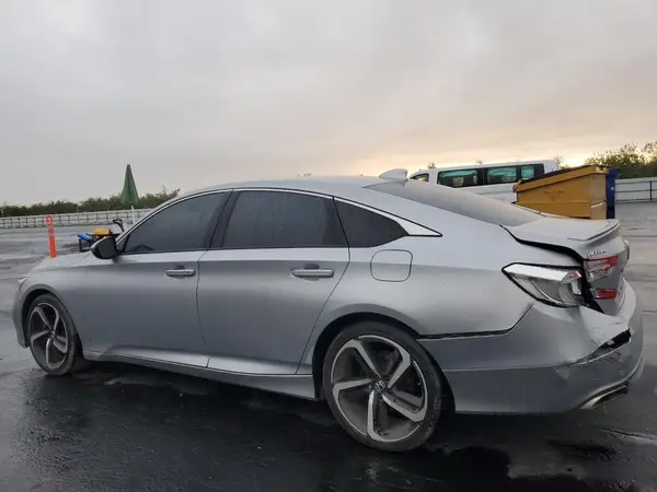 1HGCV1F30JA159796 2018 HONDA ACCORD - Image 2