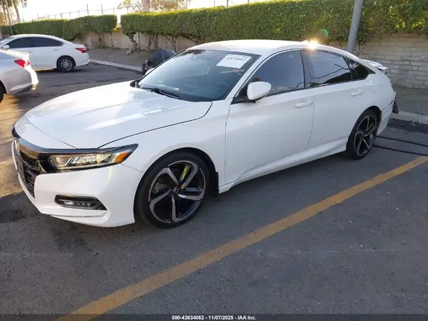 1HGCV1F30JA165548 2018 HONDA ACCORD - Image 2
