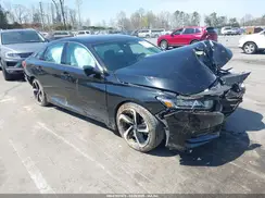 1HGCV1F30JA200301 2018 HONDA ACCORD