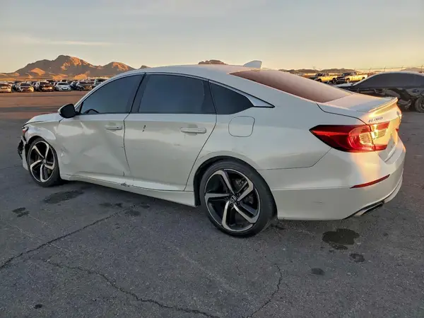1HGCV1F30JA204462 2018 HONDA ACCORD - Image 2