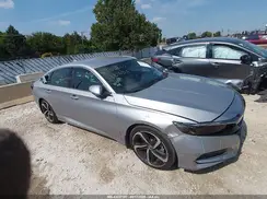 1HGCV1F30JA211881 2018 HONDA ACCORD