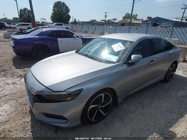 1HGCV1F30JA211881 2018 HONDA ACCORD - Image 2