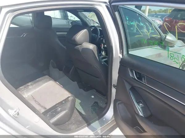 1HGCV1F30JA211881 2018 HONDA ACCORD - Image 8