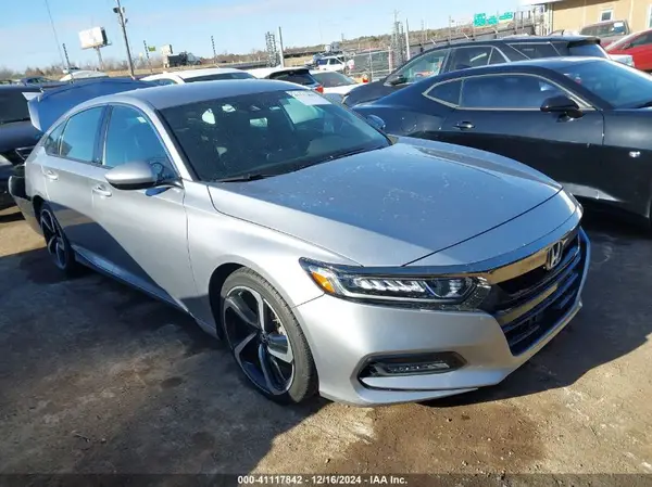 1HGCV1F30JA213548 2018 HONDA ACCORD - Image 1