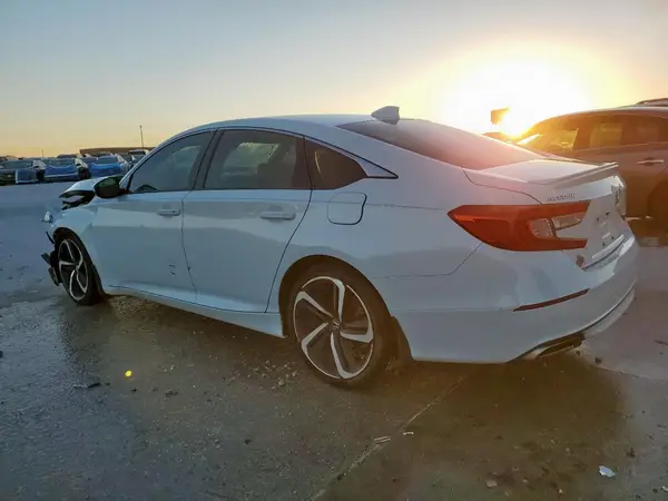 1HGCV1F30JA213856 2018 HONDA ACCORD - Image 2