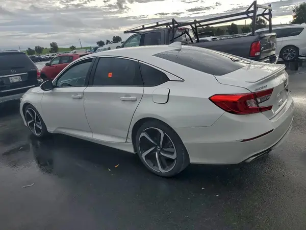 1HGCV1F30JA215784 2018 HONDA ACCORD - Image 2