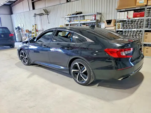 1HGCV1F30JA225280 2018 HONDA ACCORD - Image 2