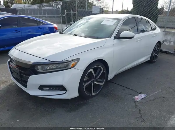 1HGCV1F30JA244167 2018 HONDA ACCORD - Image 2