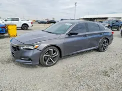 1HGCV1F30JA252804 2018 HONDA ACCORD