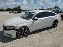 1HGCV1F30JA252981 2018 HONDA ACCORD