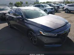 1HGCV1F30JA258697 2018 HONDA ACCORD