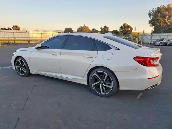1HGCV1F30KA054497 2019 HONDA ACCORD - Image 2