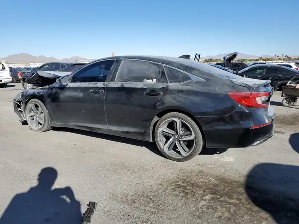 1HGCV1F30KA136889 2019 HONDA ACCORD - Image 2