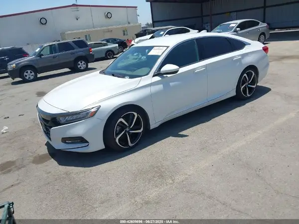 1HGCV1F30LA076825 2020 HONDA ACCORD - Image 2