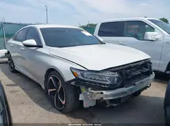 1HGCV1F31JA000219 2018 HONDA ACCORD
