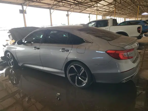 1HGCV1F31JA010815 2018 HONDA ACCORD - Image 2