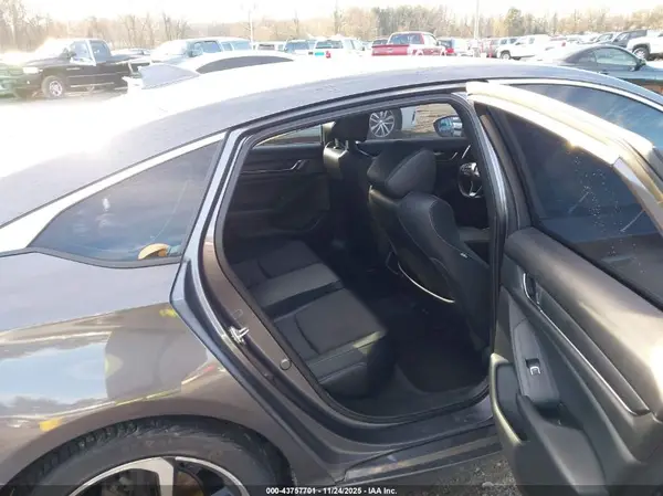 1HGCV1F31JA056256 2018 HONDA ACCORD - Image 8