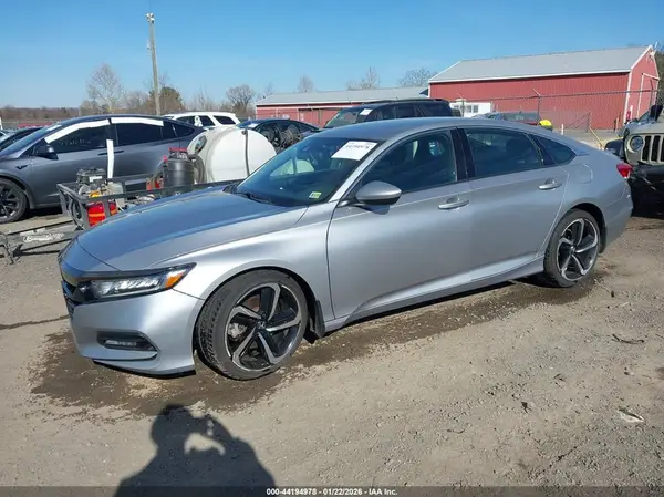 1HGCV1F31JA056421 2018 HONDA ACCORD - Image 2