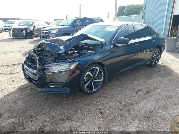 1HGCV1F31JA068164 2018 HONDA ACCORD - Image 2