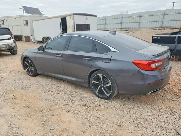 1HGCV1F31JA076698 2018 HONDA ACCORD - Image 2