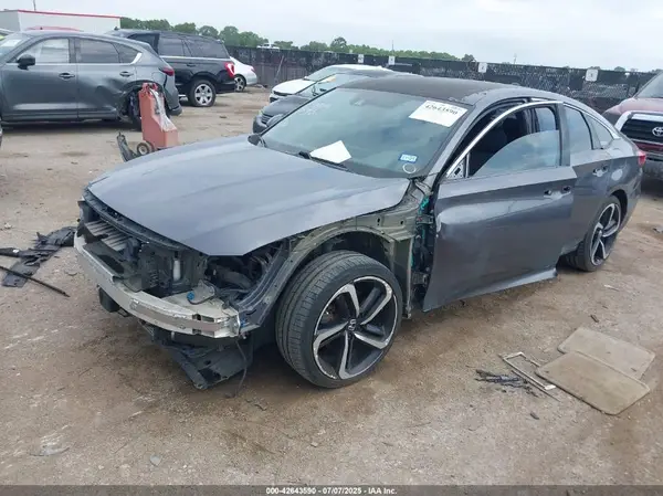1HGCV1F31JA112714 2018 HONDA ACCORD - Image 2