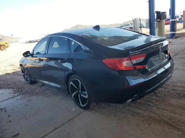 1HGCV1F31JA133451 2018 HONDA ACCORD - Image 2