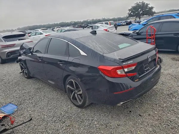 1HGCV1F31JA180043 2018 HONDA ACCORD - Image 2