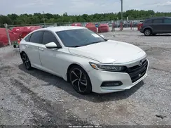 1HGCV1F31JA202011 2018 HONDA ACCORD