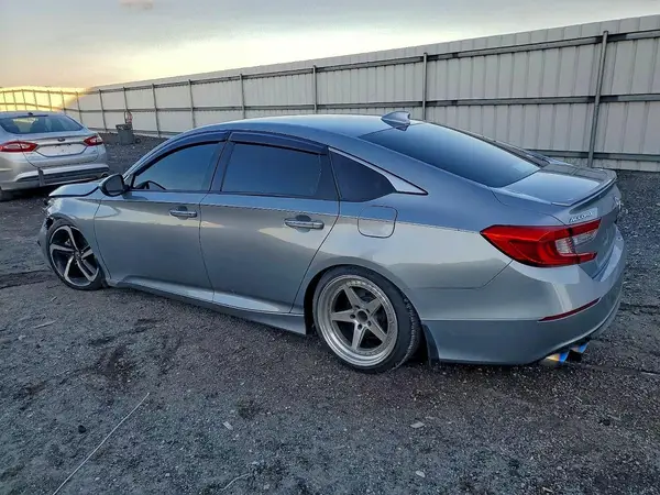 1HGCV1F31JA243397 2018 HONDA ACCORD - Image 2