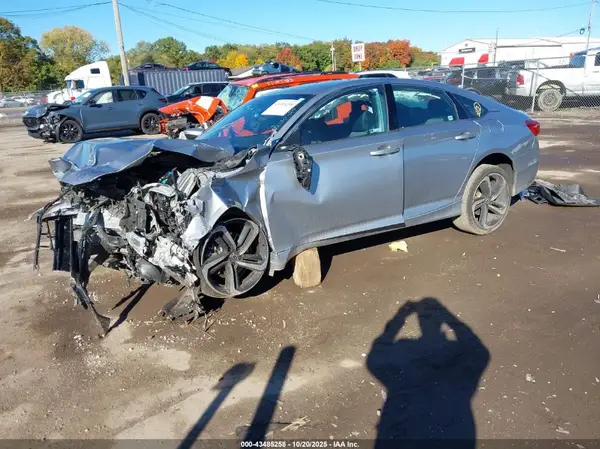 1HGCV1F31JA245019 2018 HONDA ACCORD - Image 2