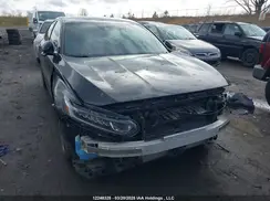 1HGCV1F31JA801135 2018 HONDA ACCORD