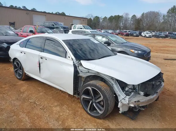 1HGCV1F32JA028479 2018 HONDA ACCORD - Image 1
