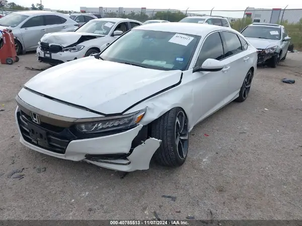 1HGCV1F32JA028501 2018 HONDA ACCORD - Image 2