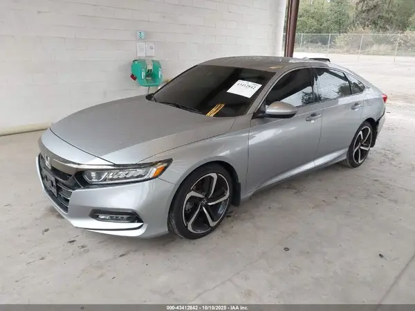 1HGCV1F32JA058906 2018 HONDA ACCORD - Image 2