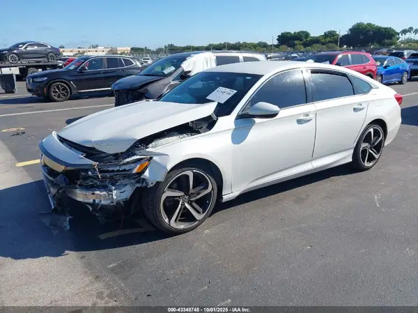 1HGCV1F32JA063054 2018 HONDA ACCORD - Image 2
