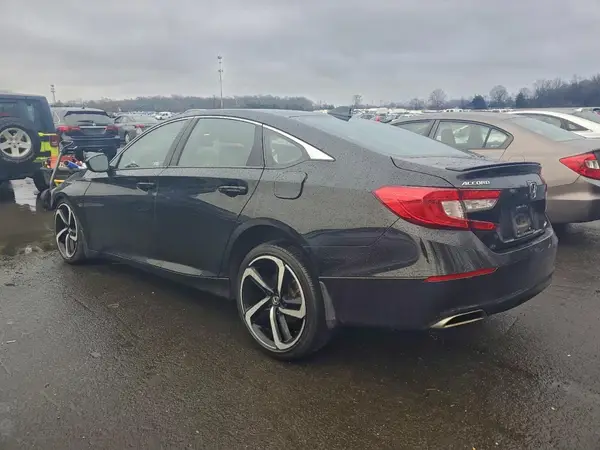 1HGCV1F32JA068805 2018 HONDA ACCORD - Image 2