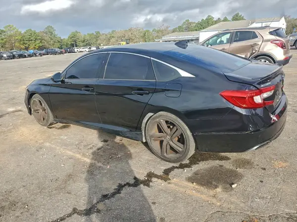 1HGCV1F32JA068898 2018 HONDA ACCORD - Image 2