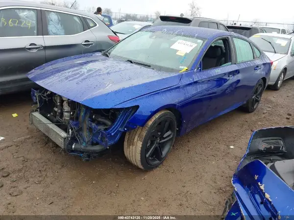 1HGCV1F32JA073969 2018 HONDA ACCORD - Image 2