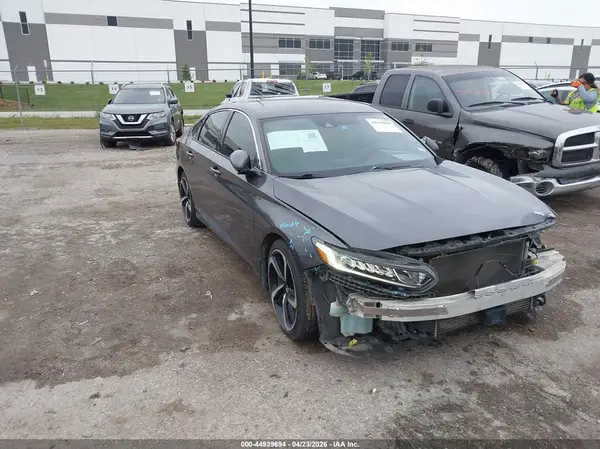 1HGCV1F32JA079061 2018 HONDA ACCORD - Image 1