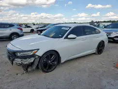 1HGCV1F32JA092568 2018 HONDA ACCORD