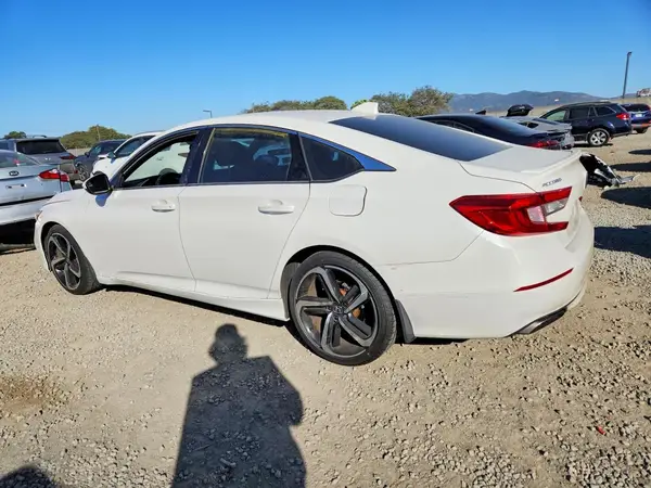 1HGCV1F32JA092652 2018 HONDA ACCORD - Image 2