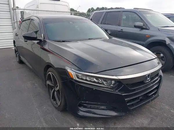 1HGCV1F32JA093428 2018 HONDA ACCORD - Image 1