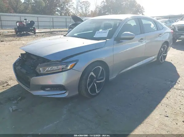 1HGCV1F32JA100961 2018 HONDA ACCORD - Image 2