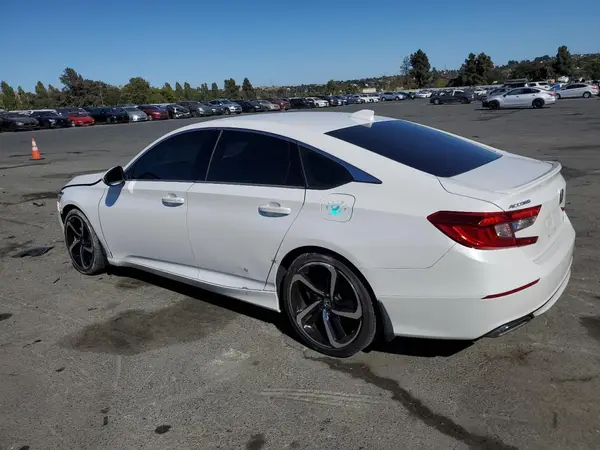 1HGCV1F32JA121633 2018 HONDA ACCORD - Image 2
