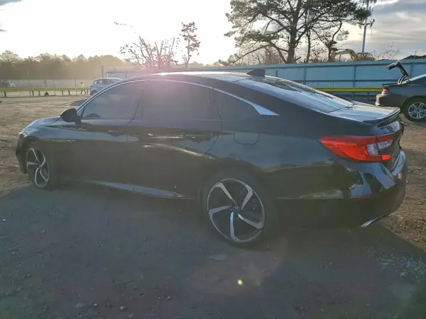 1HGCV1F32JA130297 2018 HONDA ACCORD - Image 2