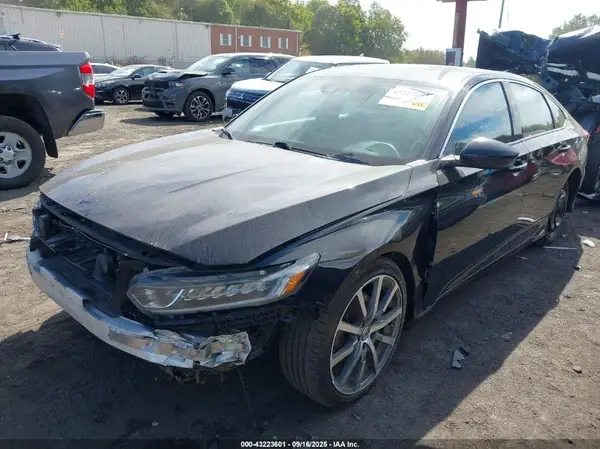 1HGCV1F32JA130428 2018 HONDA ACCORD - Image 2