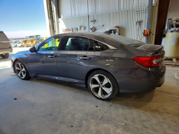 1HGCV1F32JA133118 2018 HONDA ACCORD - Image 2