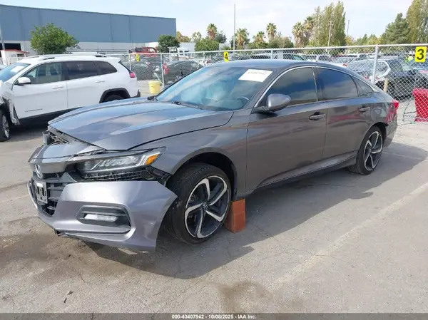 1HGCV1F32JA136309 2018 HONDA ACCORD - Image 2